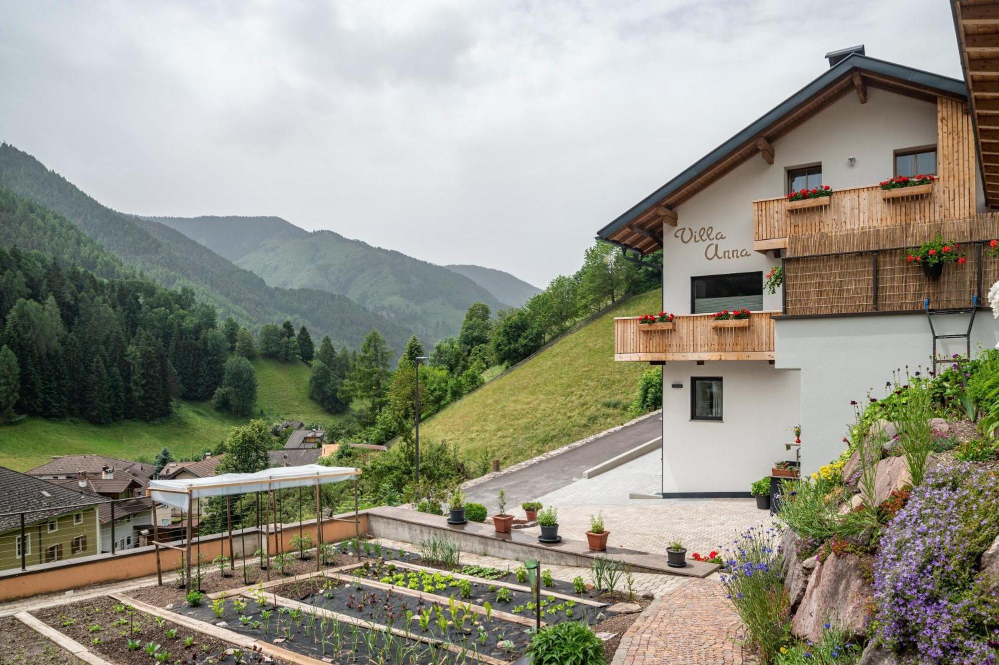 Villa Anna Villnoess San Pietro  Экстерьер фото